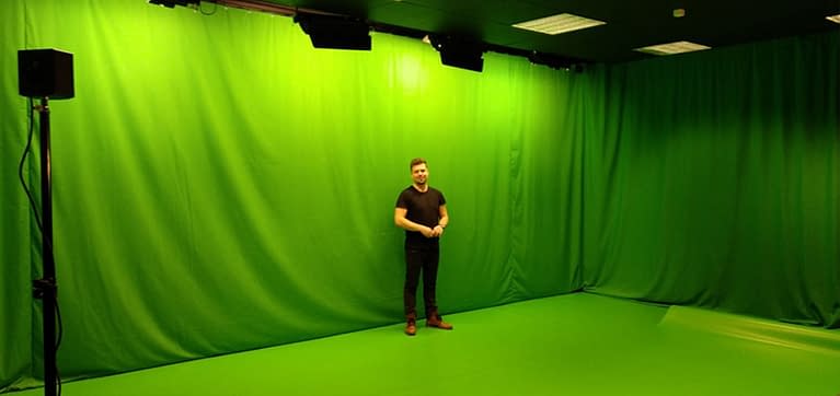 VR Storm zöld háttér